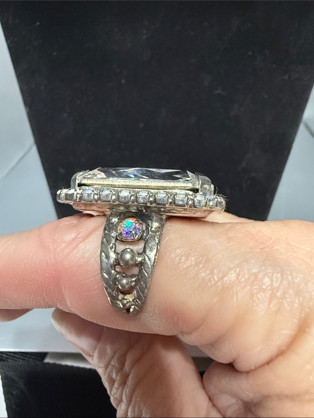 Rectangular and Floral Cocktail Rings - Picture 4 of 6